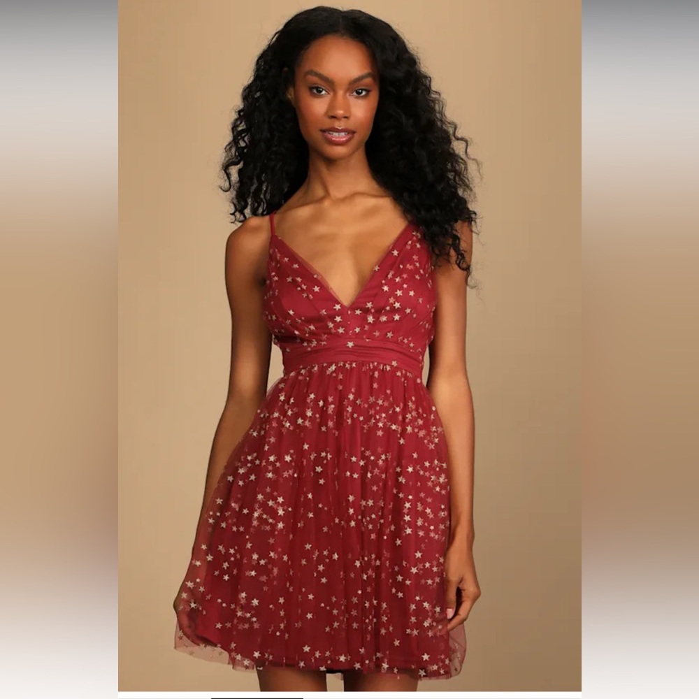 Lulus ‘Favorite Moment’ Burgundy and Gold Star Print Skater Dress NWT size SM